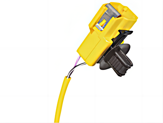 適用於橢圓孔的連接器卡扣（kòu），帶杉樹頭